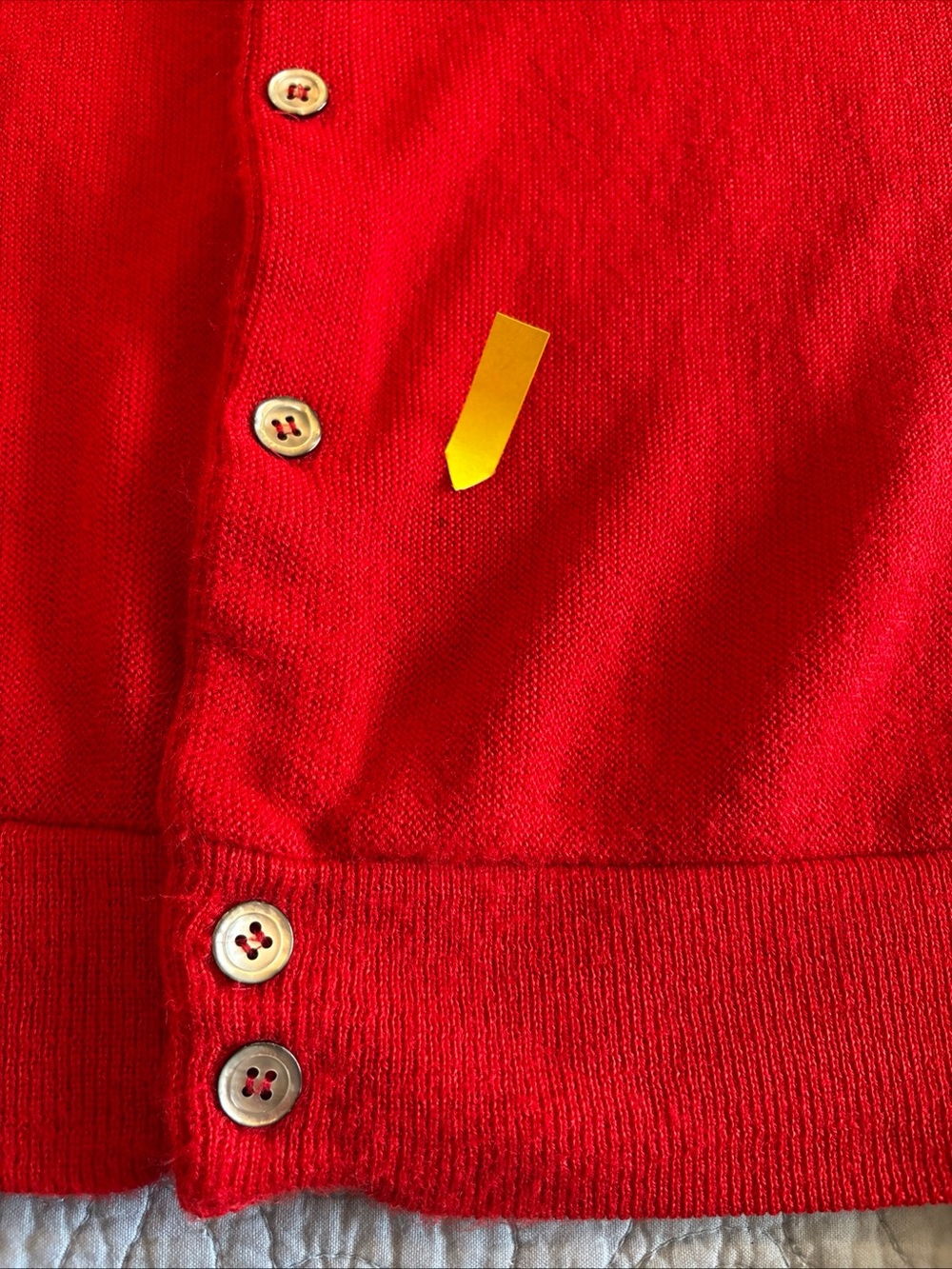 Izod Men’s Bright Red V-Neck Button Cardigan Vintage - Picture 10 of 10